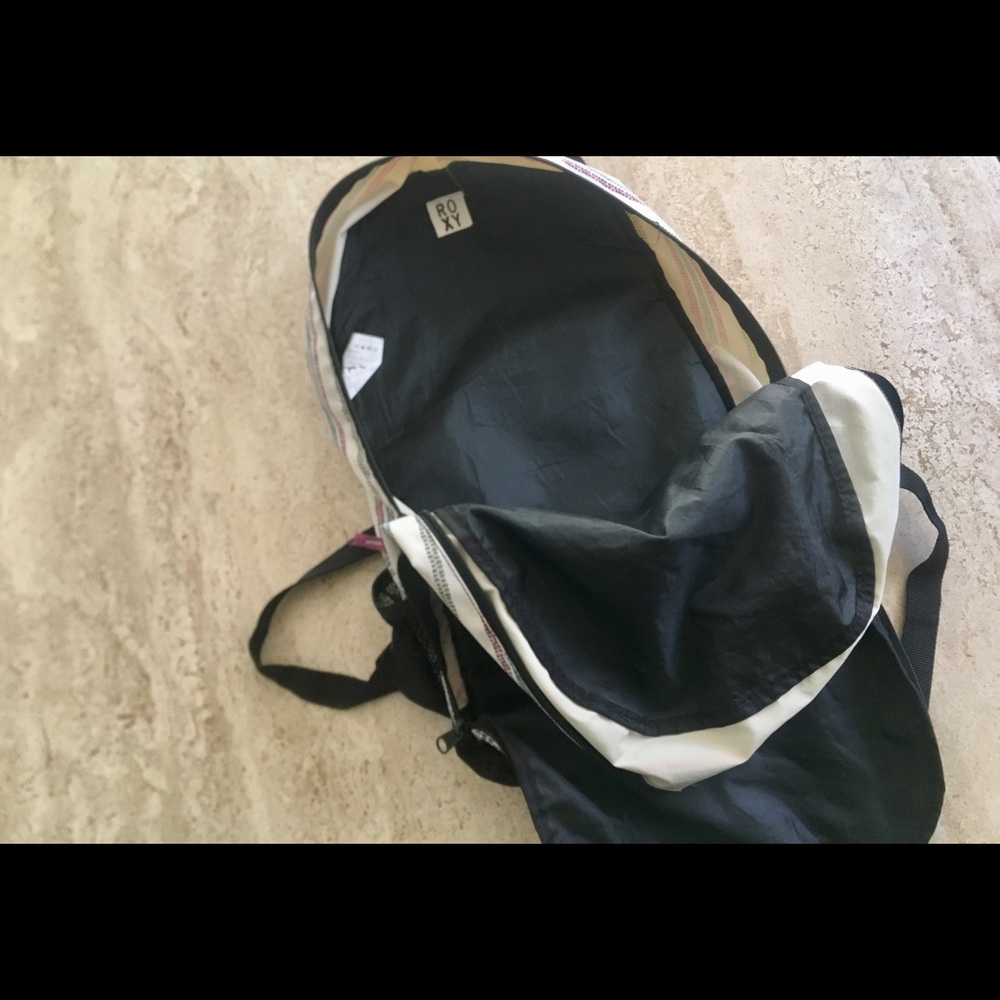 💕Roxy Backpack💕 - Picture 4 of 6
